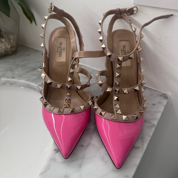 Valentino Garavani Shoes - Valentino pump size 37 worn once